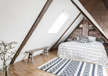 Căn hộ đen trắng đẹp mộc mạc nhờ nội thất bằng gỗ